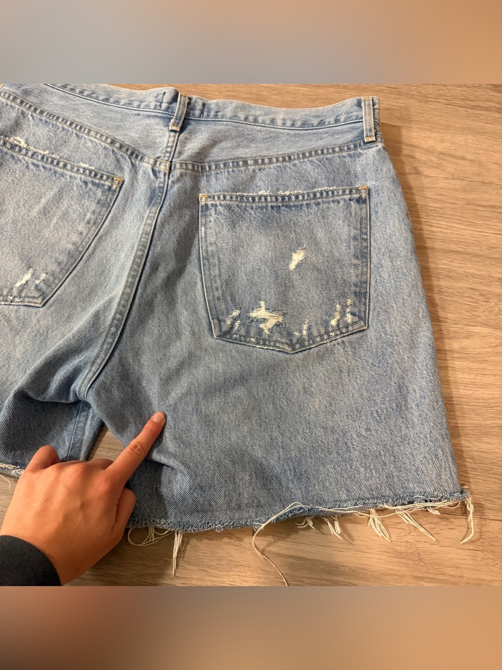 AGOLDIE, 90's Mid Rise Loose Fit Distressed Denim Shorts | Women's 30 - Picture 7 of 10